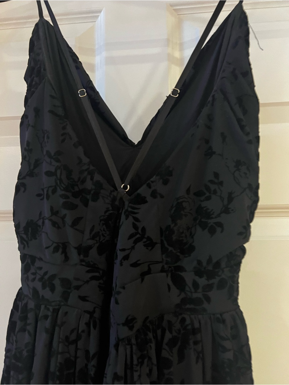 Lulu's Black Floral Velvet-Texture Maxi Dress